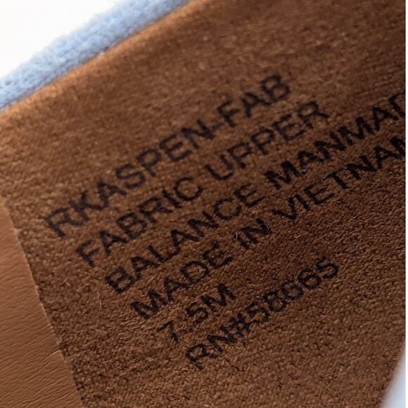 Nordstrom Rack Aspen Flat Shoes Faux Suede Square Toe Blue Size US7.5M EU38 - Picture 7 of 11